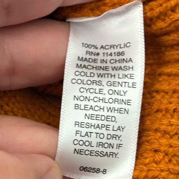 St. John's Bay Rust Crew Neck Cable Knit Sweater M - Picture 8 of 8